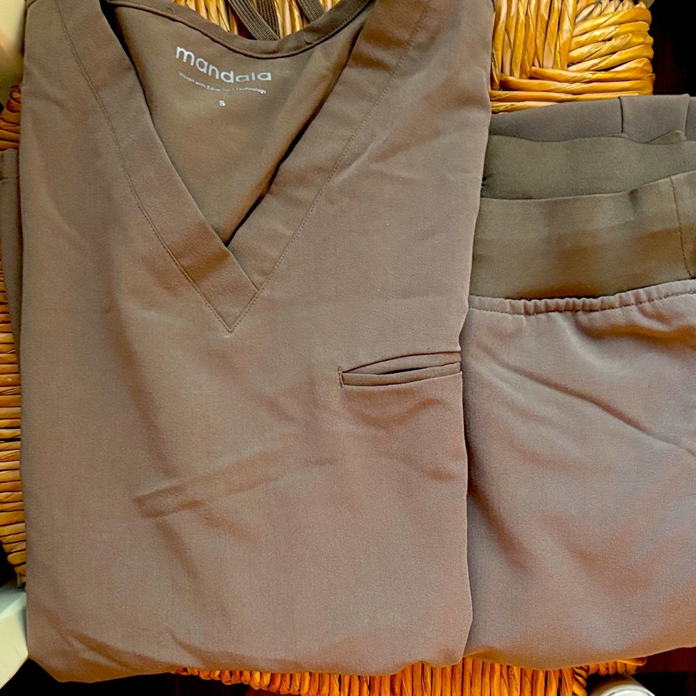 Mandala Women's Brown Scrub Set
